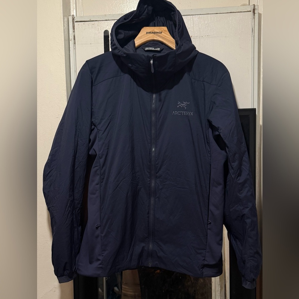 Arc'teryx Men's Navy Jacket Medium brand new with out tag 🏷️